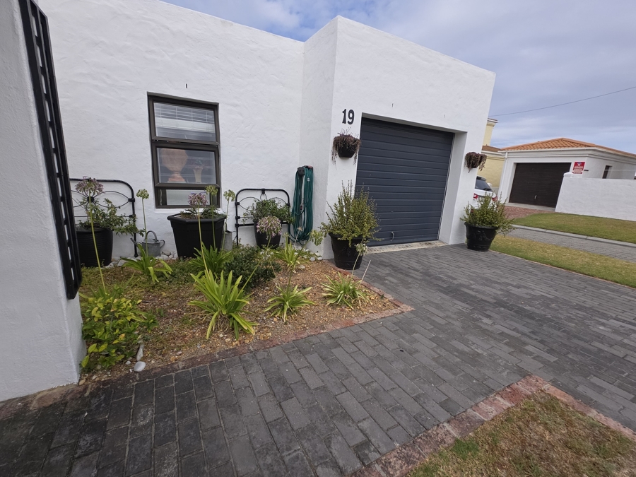 3 Bedroom Property for Sale in Struisbaai Western Cape
